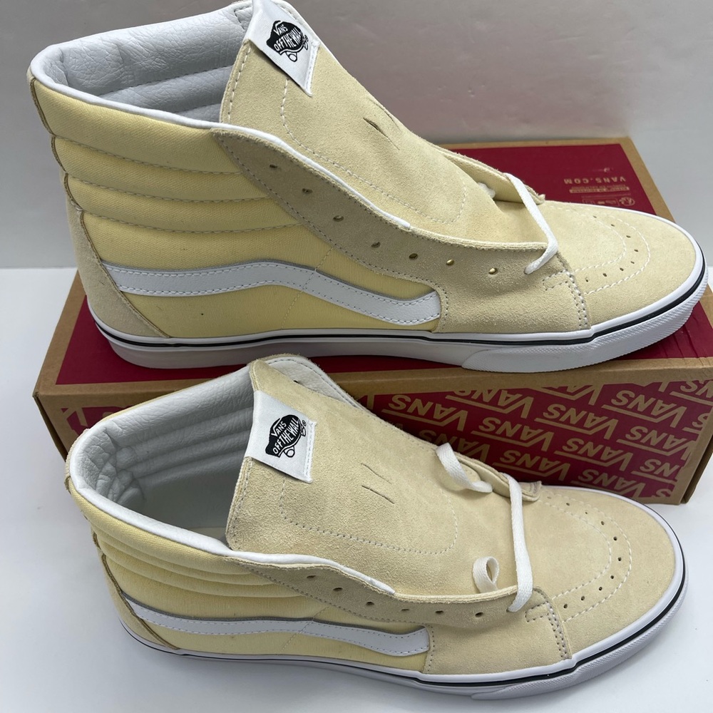 Vans Men’s Sk8-Hi
Vanilla Custard/True White
VN0A38GEVKV Sneakers - Picture 4 of 16